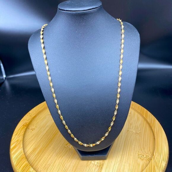 Ladies 925 gold overlay twisted herringbone 24” necklace w/lobster claw clasp - Picture 1 of 12